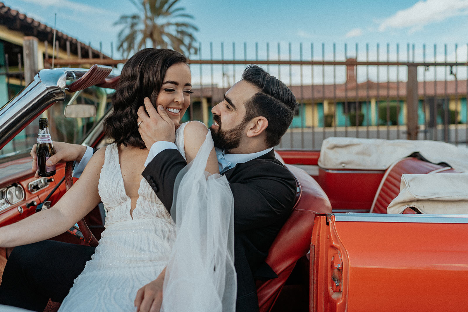 A Las Vegas wedding couple in a vintage car